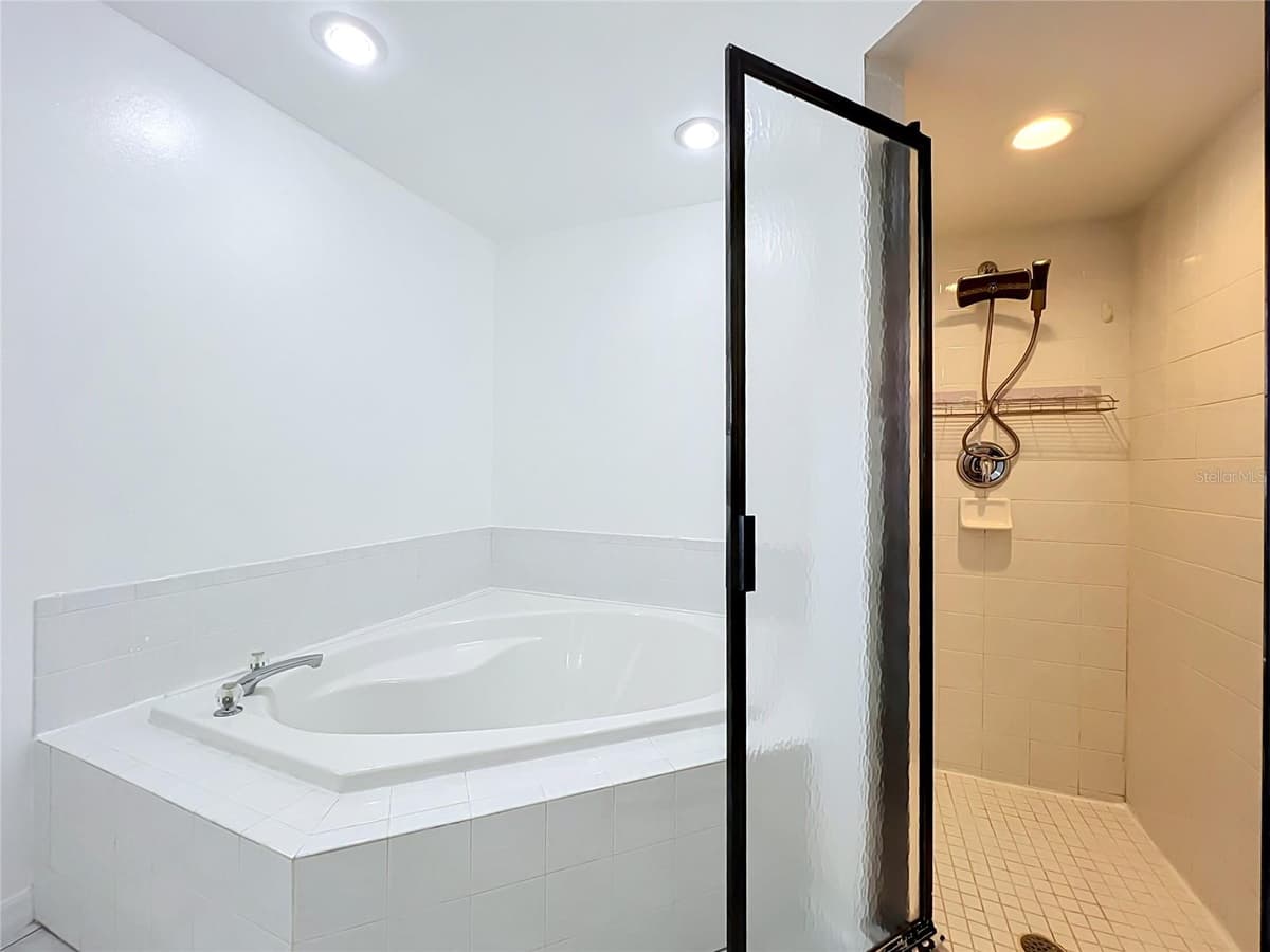 25121 ALGONQUIN AVENUE — photo 31 of 64