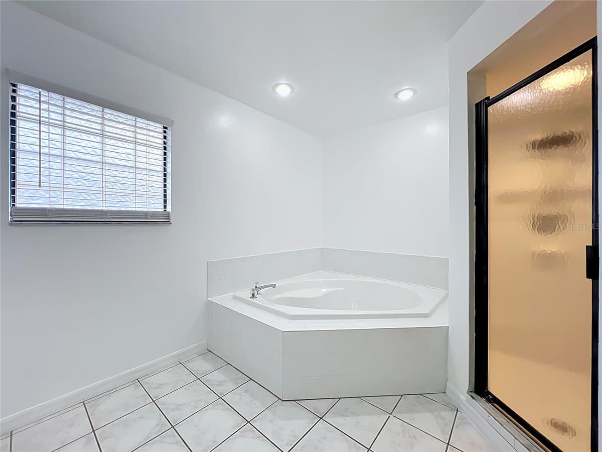 25121 ALGONQUIN AVENUE — photo 30 of 64