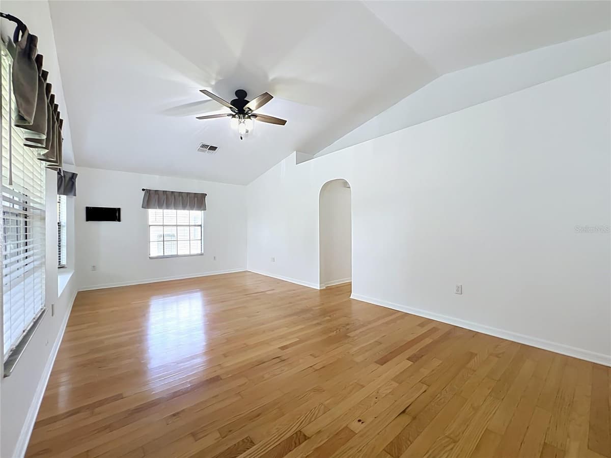 25121 ALGONQUIN AVENUE — photo 6 of 64