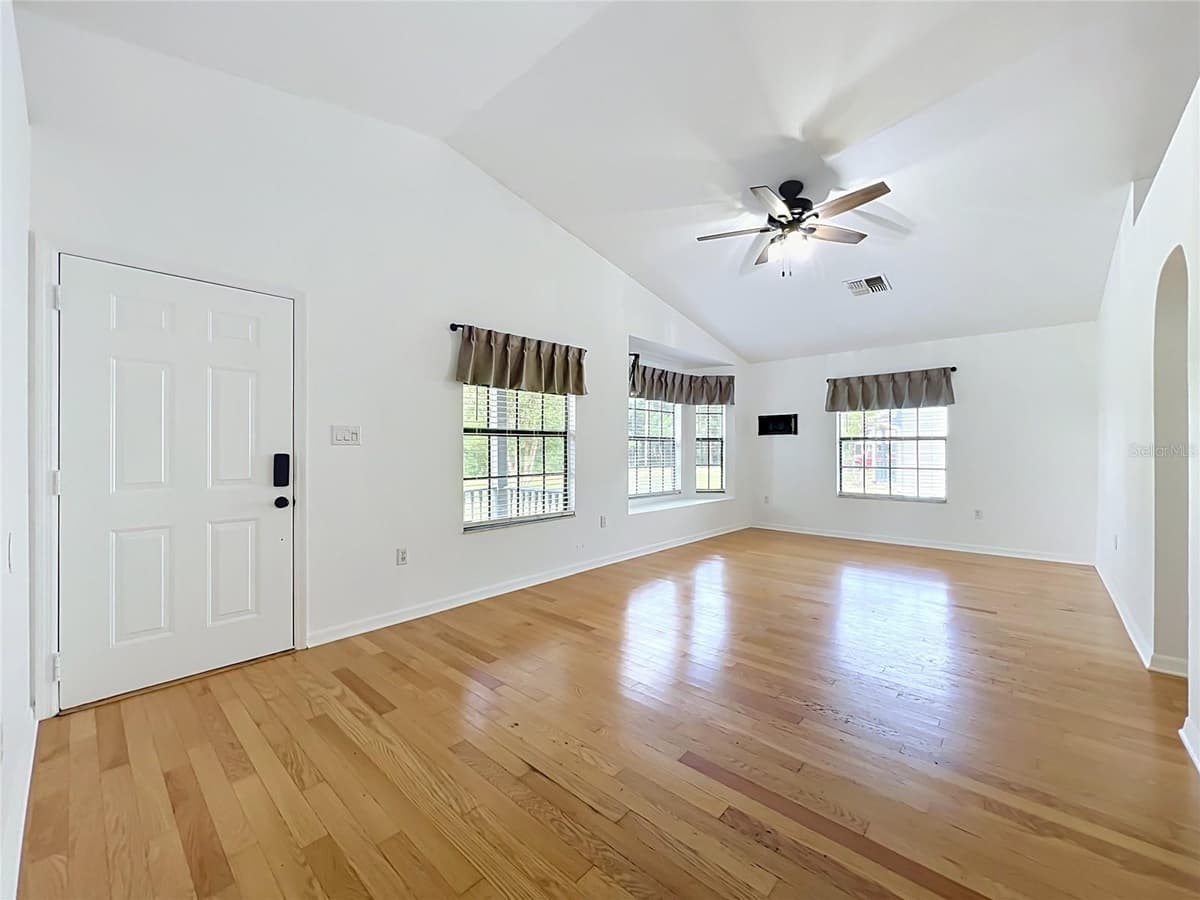 25121 ALGONQUIN AVENUE — photo 7 of 64
