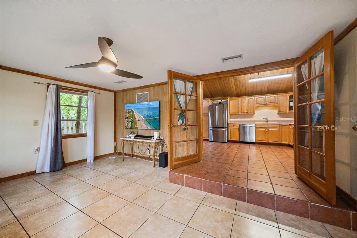 4102 ROYAL PALM AVENUE — photo 4 of 46