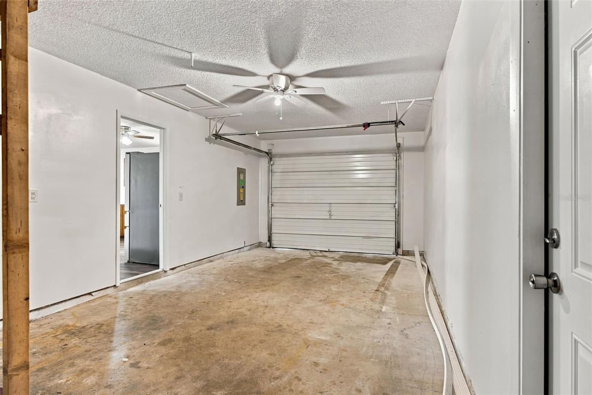 10380 GOLDEN AVENUE — photo 24 of 41