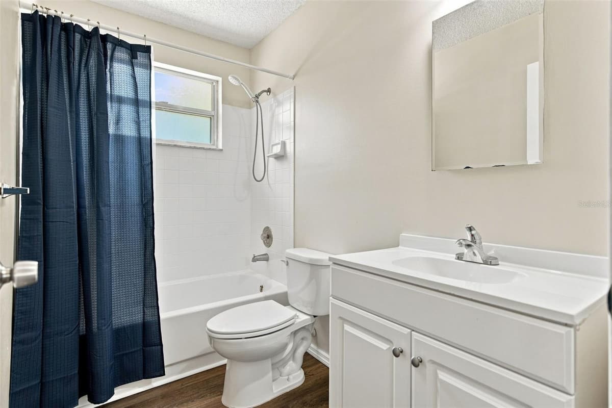 10380 GOLDEN AVENUE — photo 9 of 41