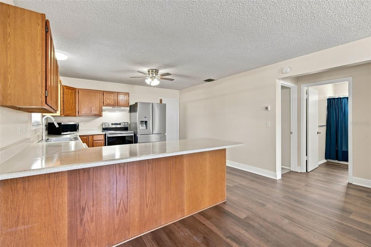10380 GOLDEN AVENUE — photo 14 of 41