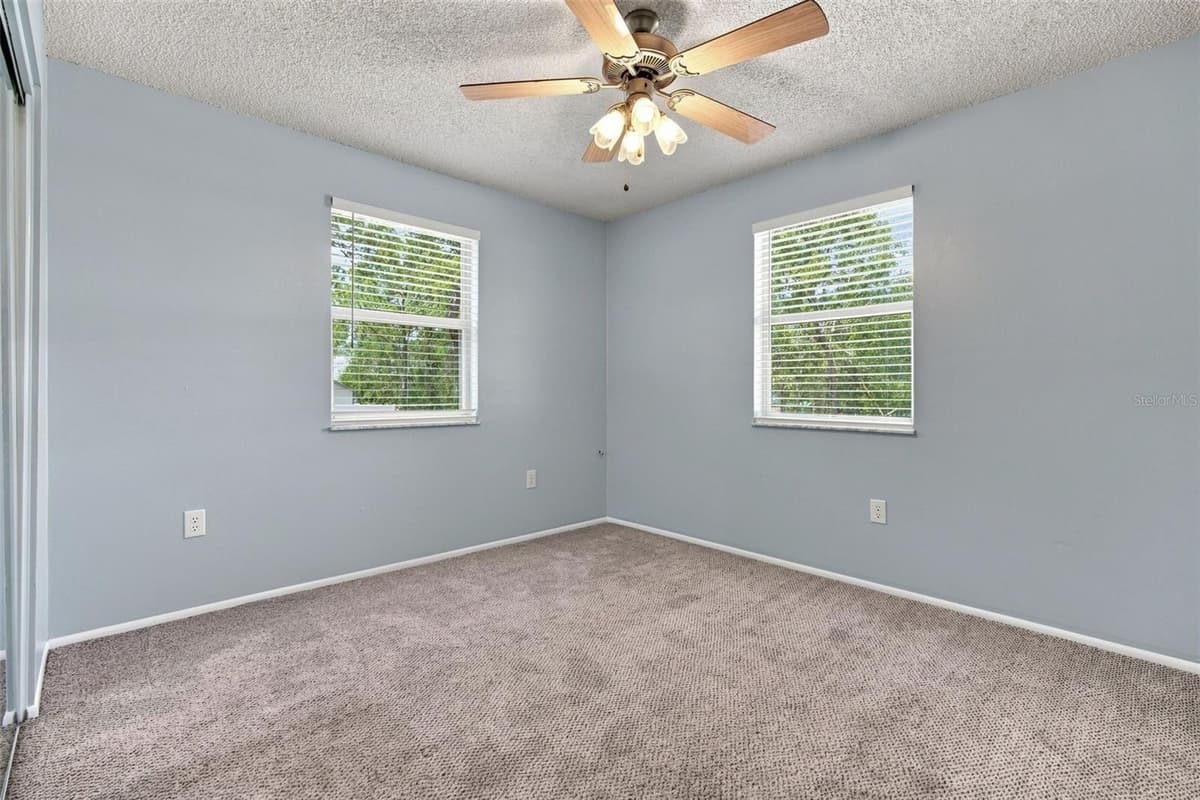 10380 GOLDEN AVENUE — photo 8 of 41