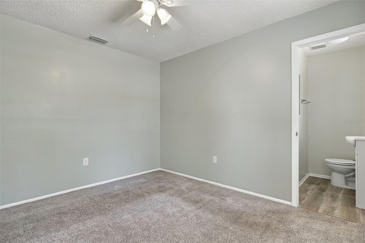 10380 GOLDEN AVENUE — photo 20 of 41