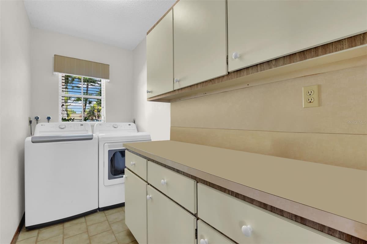 4589 COLLEEN STREET — photo 39 of 50