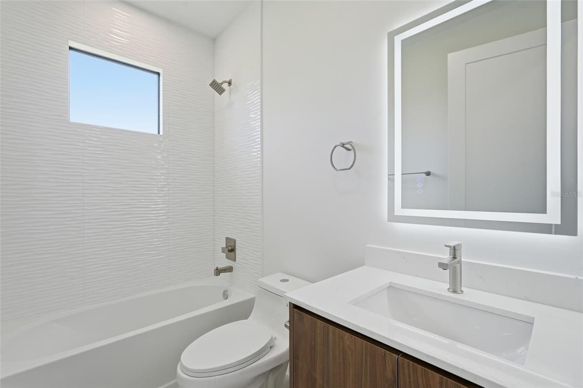 8472 AGATE STREET — photo 23 of 38