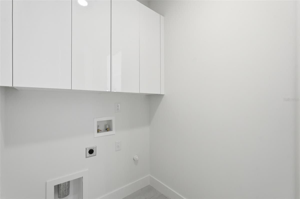 8472 AGATE STREET — photo 26 of 38