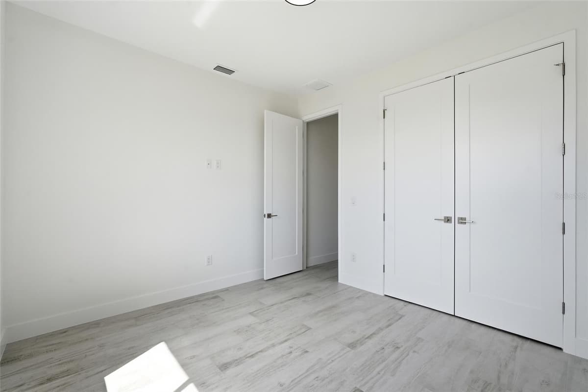 8472 AGATE STREET — photo 22 of 38