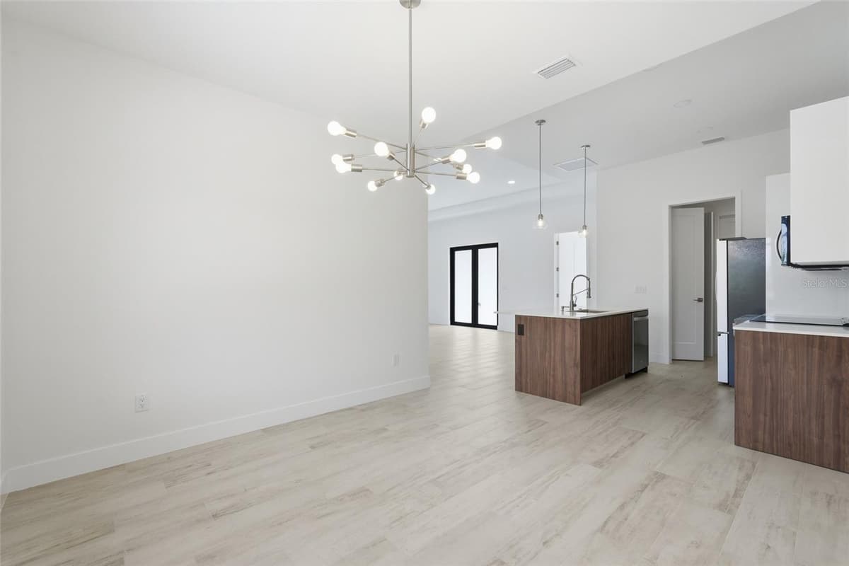8472 AGATE STREET — photo 12 of 38