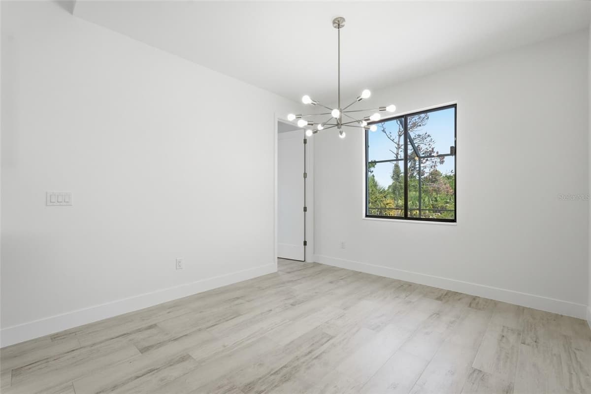 8472 AGATE STREET — photo 13 of 38