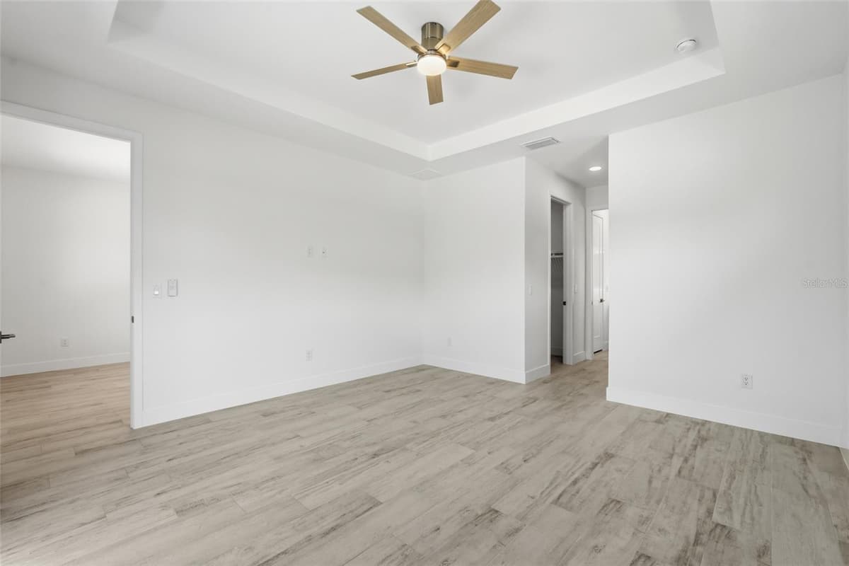 8472 AGATE STREET — photo 15 of 38