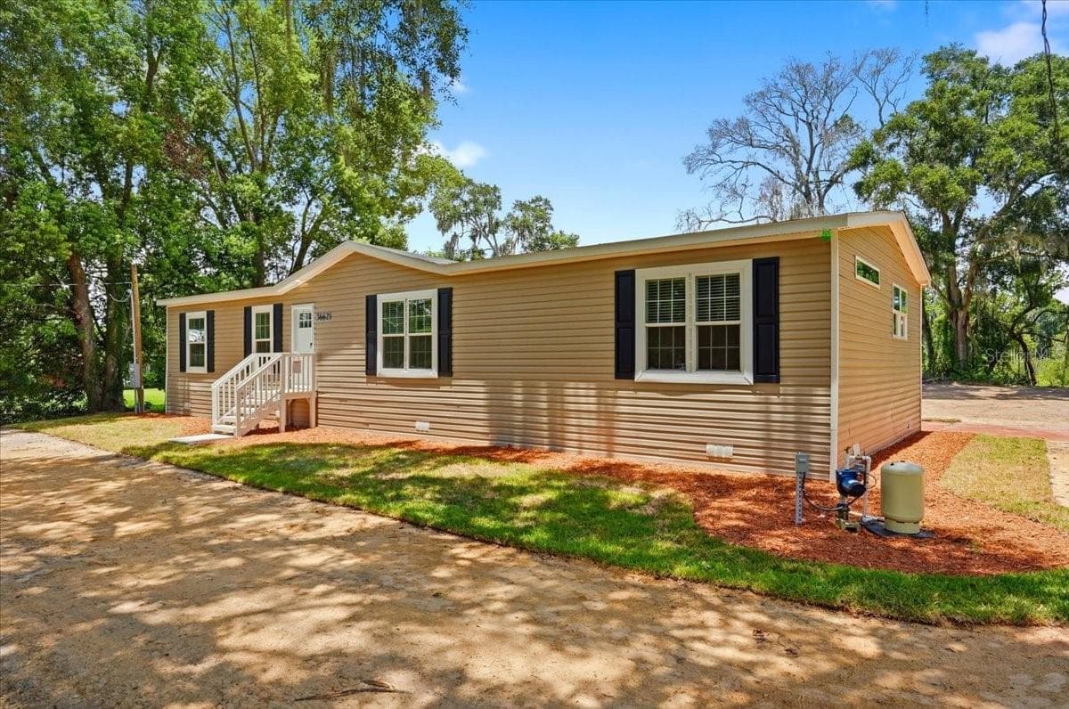 36625 CORD STREET — photo 8 of 60