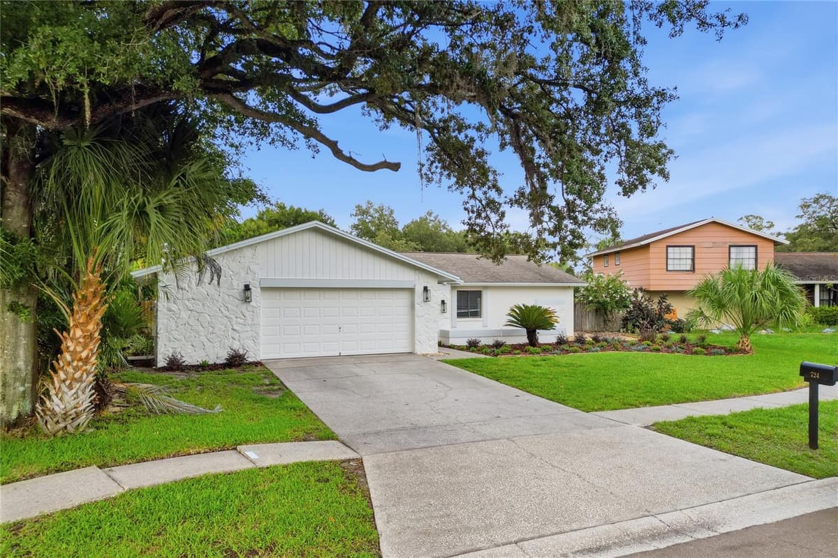 724 ISLETON DRIVE — photo 3 of 61