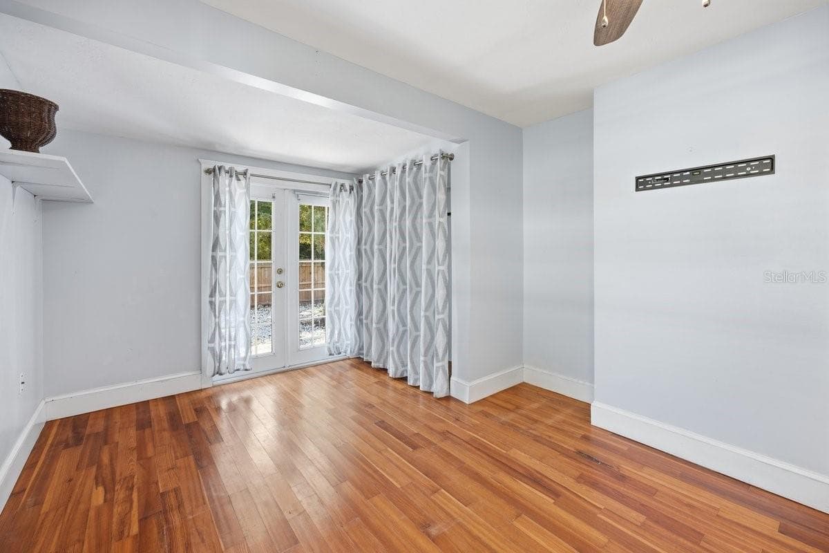 2048 5TH STREET — photo 16 of 33
