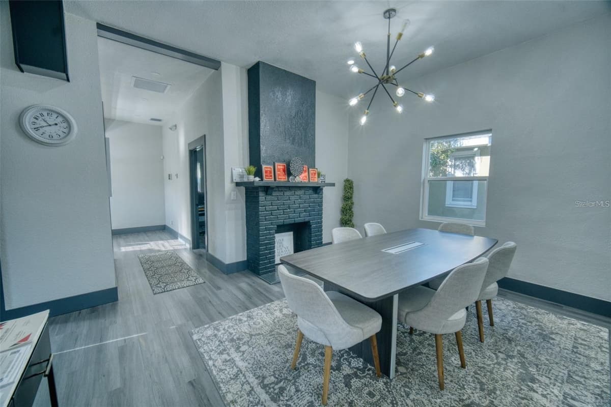 141 AVENUE E — photo 4 of 9