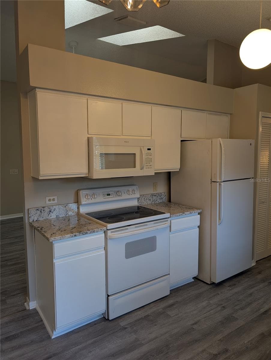 4205 BARRET AVENUE — photo 12 of 25