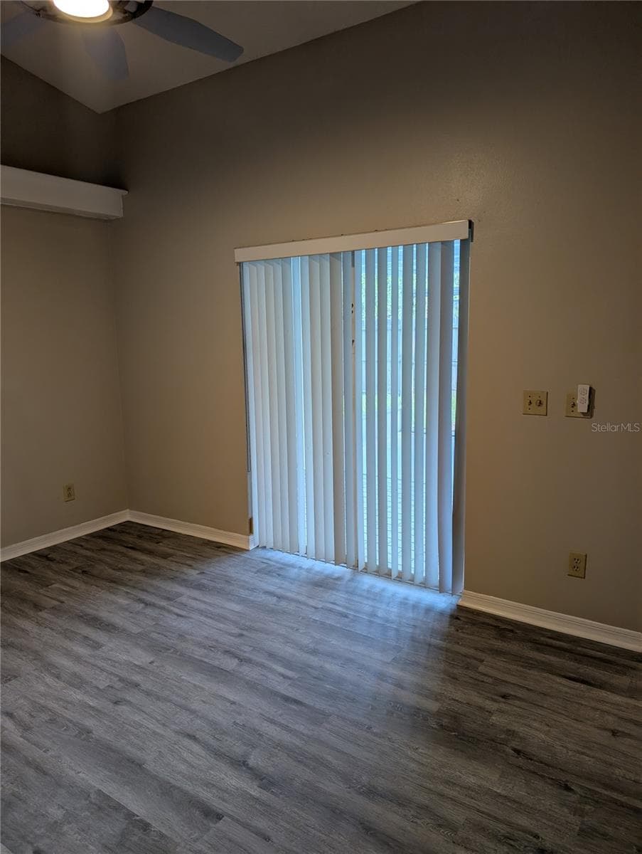 4205 BARRET AVENUE — photo 18 of 25