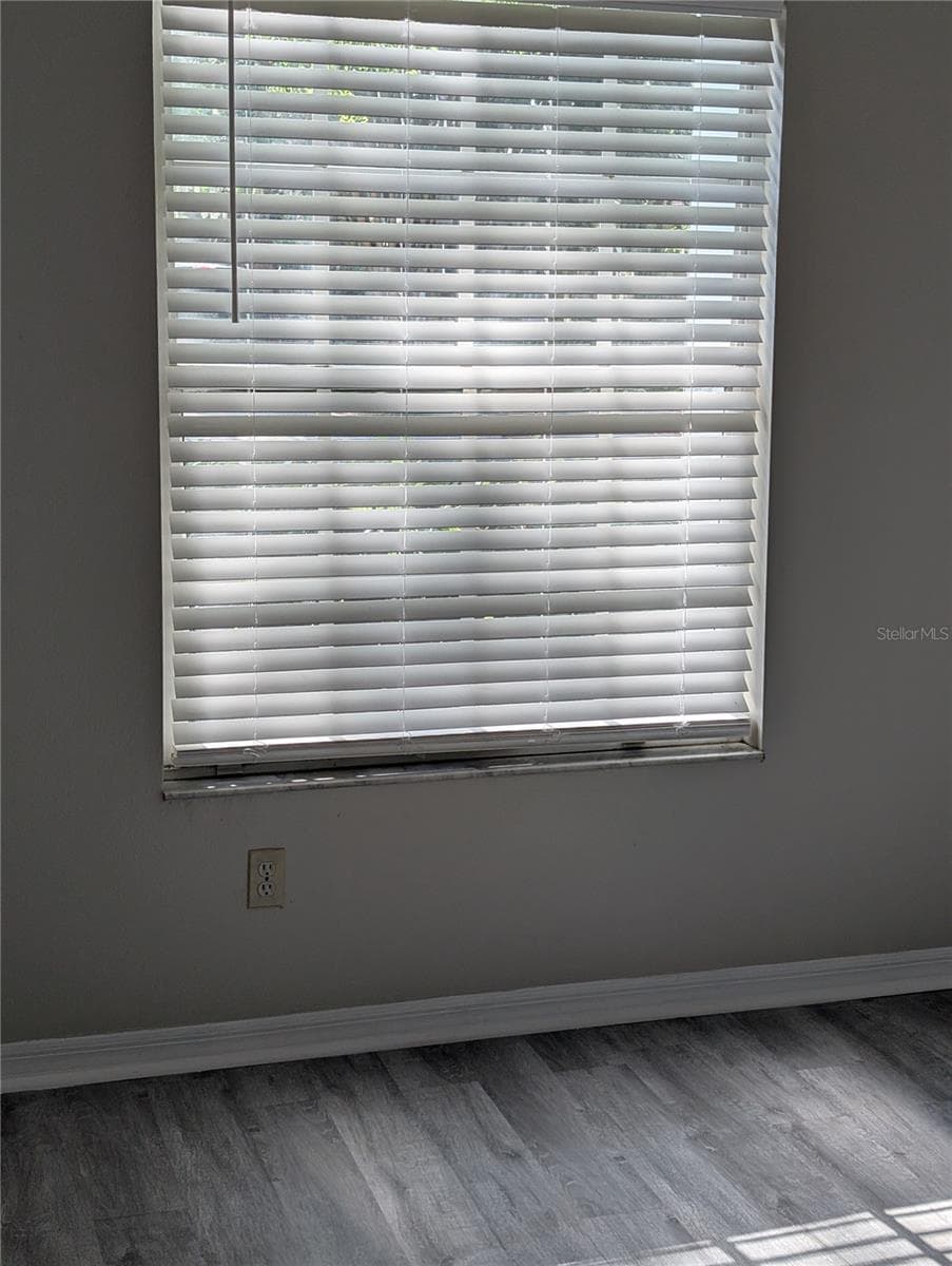 4205 BARRET AVENUE — photo 6 of 25