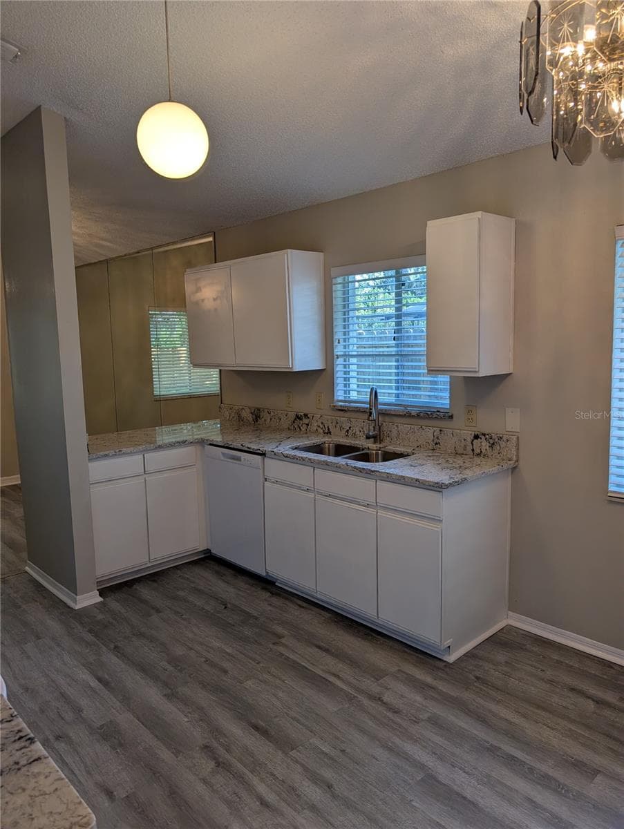 4205 BARRET AVENUE — photo 11 of 25
