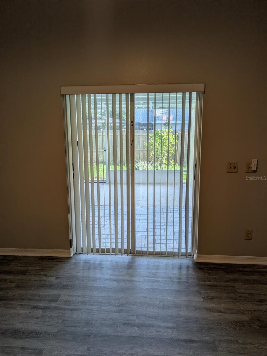 4205 BARRET AVENUE — photo 22 of 25