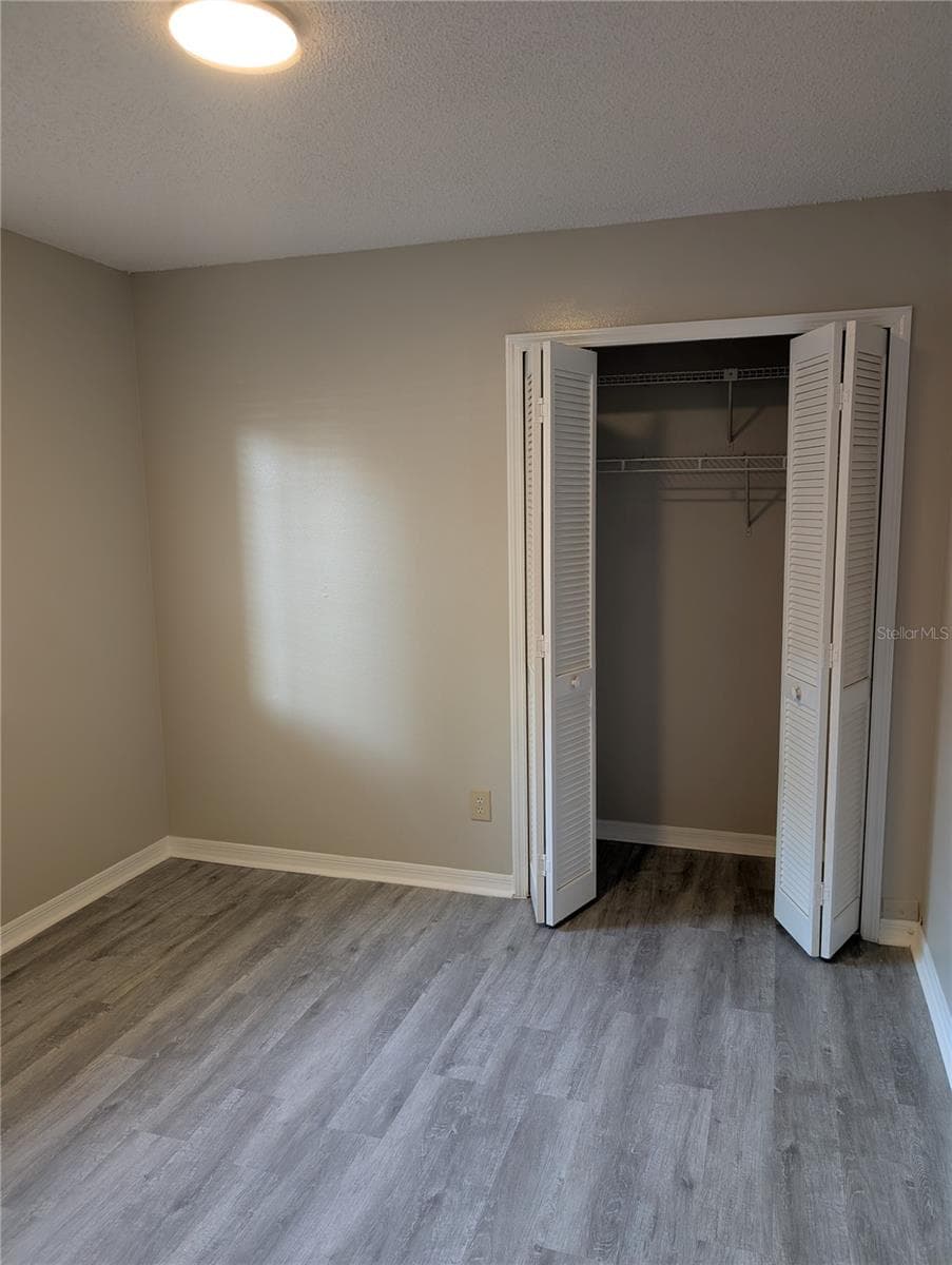 4205 BARRET AVENUE — photo 10 of 25