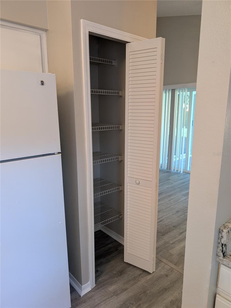 4205 BARRET AVENUE — photo 13 of 25