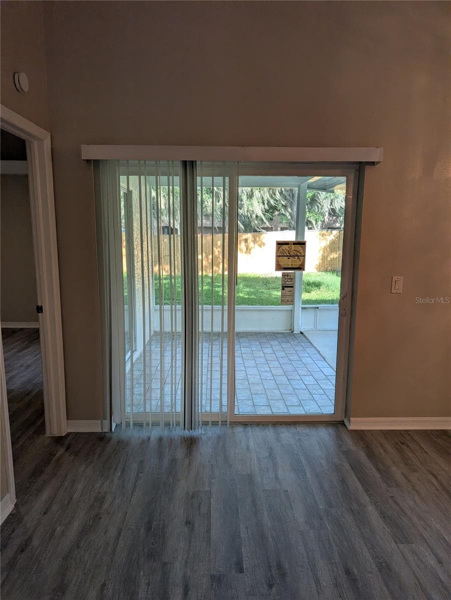4205 BARRET AVENUE — photo 16 of 25