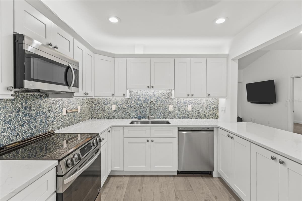 1508 PELICAN COVE ROAD — photo 8 of 38