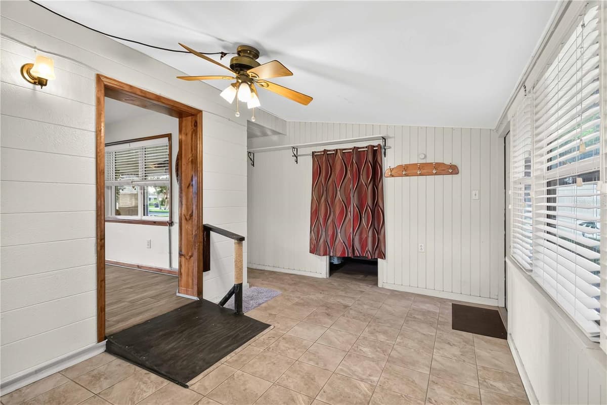4704 PARK ACRES DRIVE — photo 13 of 44