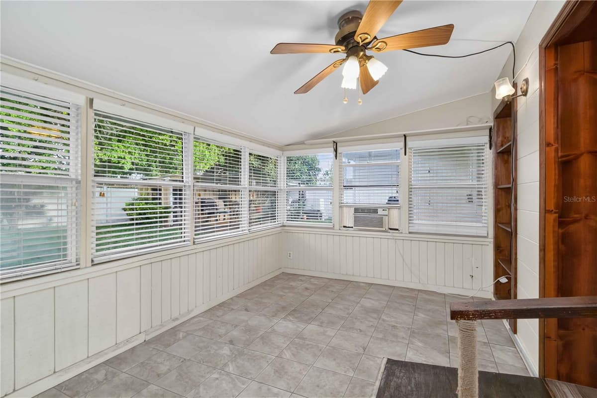 4704 PARK ACRES DRIVE — photo 15 of 44