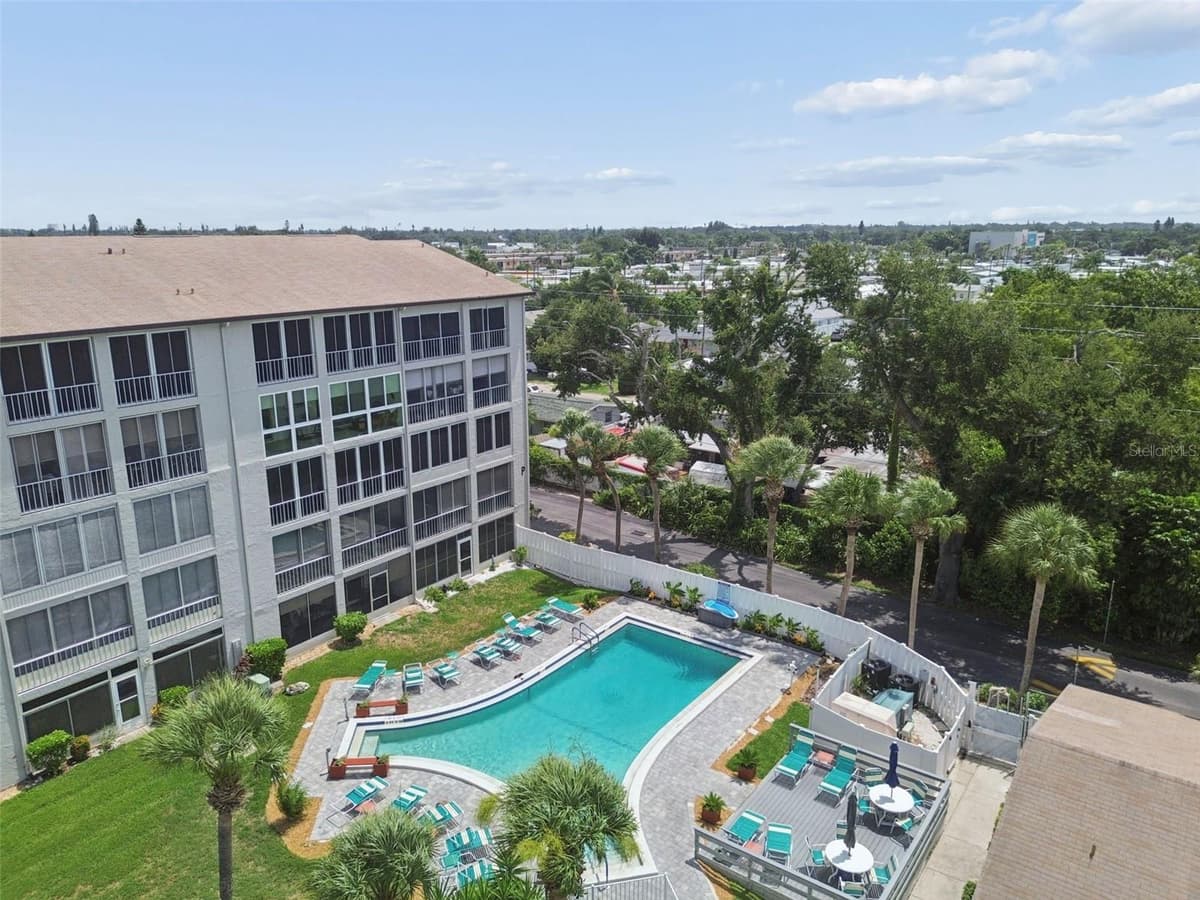 3074 LAKE BAYSHORE DR — photo 25 of 29
