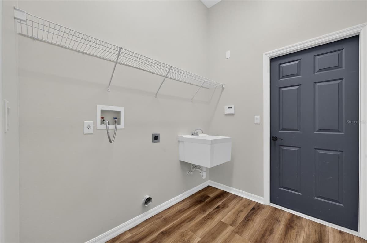 4911 RAYLENE WAY — photo 35 of 52