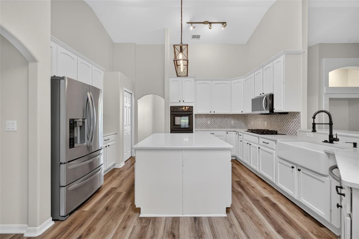 4911 RAYLENE WAY — photo 16 of 52