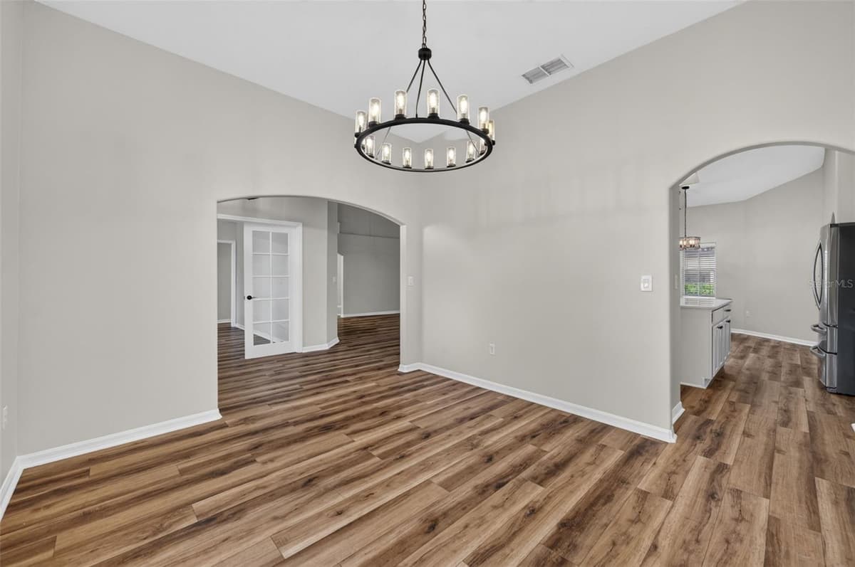 4911 RAYLENE WAY — photo 13 of 52
