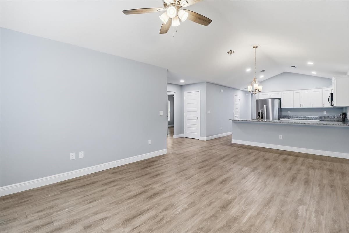 9143/9141 TRAVIS DRIVE — photo 8 of 38