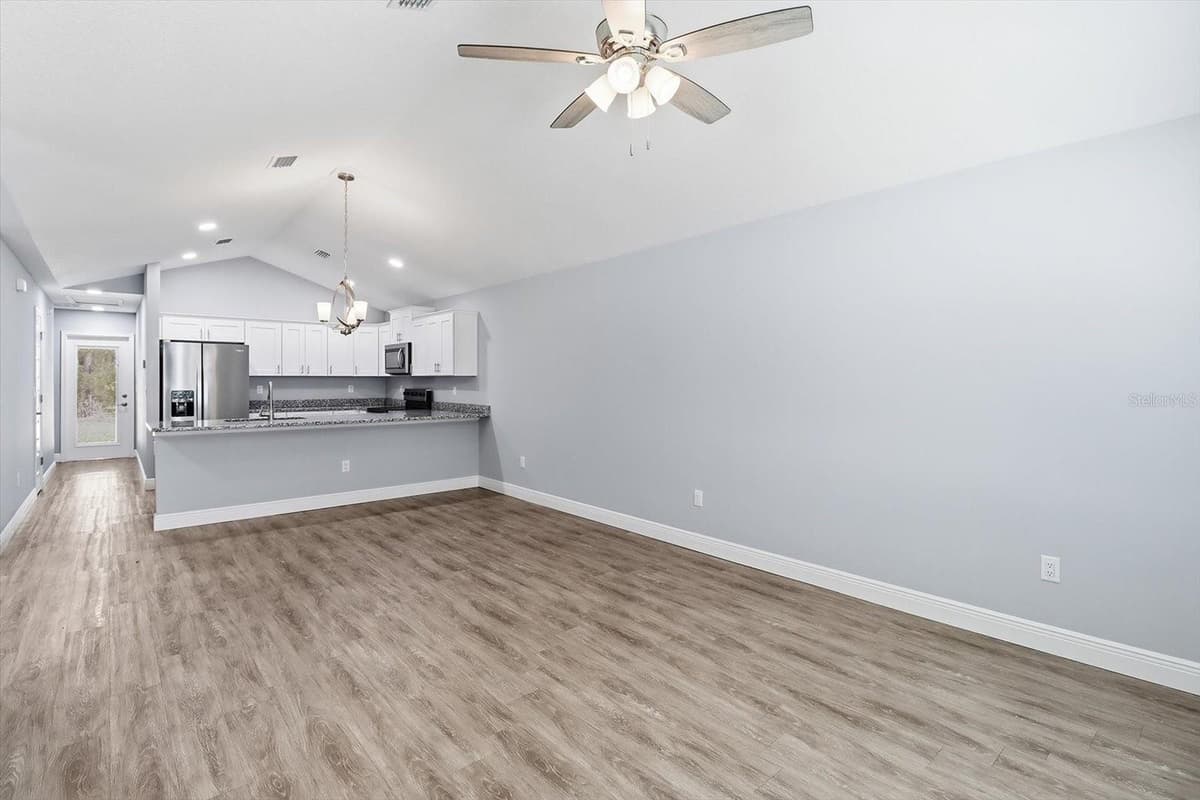 9143/9141 TRAVIS DRIVE — photo 6 of 38