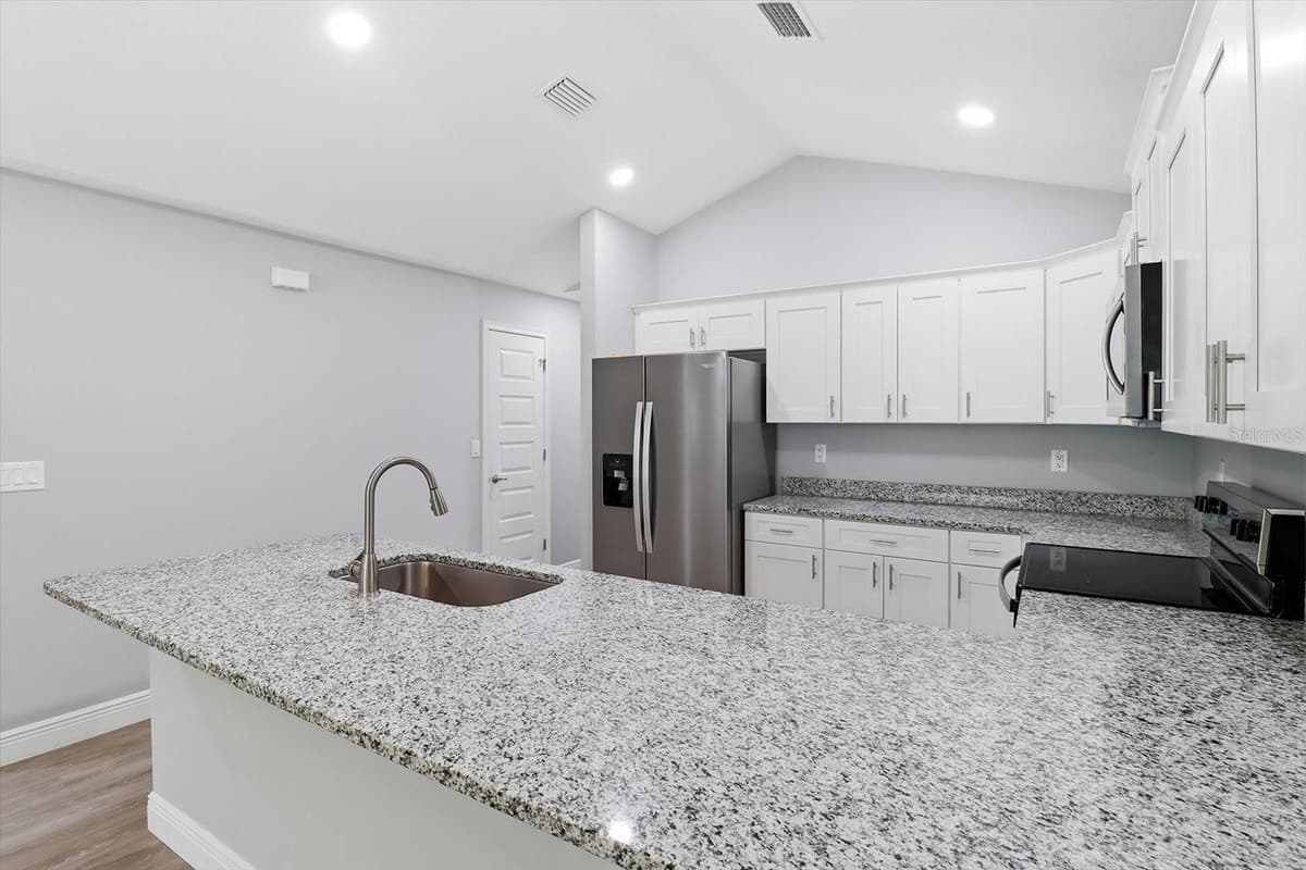9143/9141 TRAVIS DRIVE — photo 11 of 38