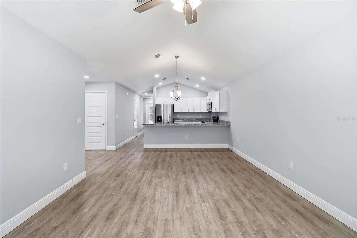 9143/9141 TRAVIS DRIVE — photo 9 of 38