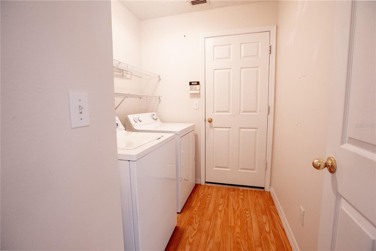 534 TIMBER RUN LANE — photo 15 of 21