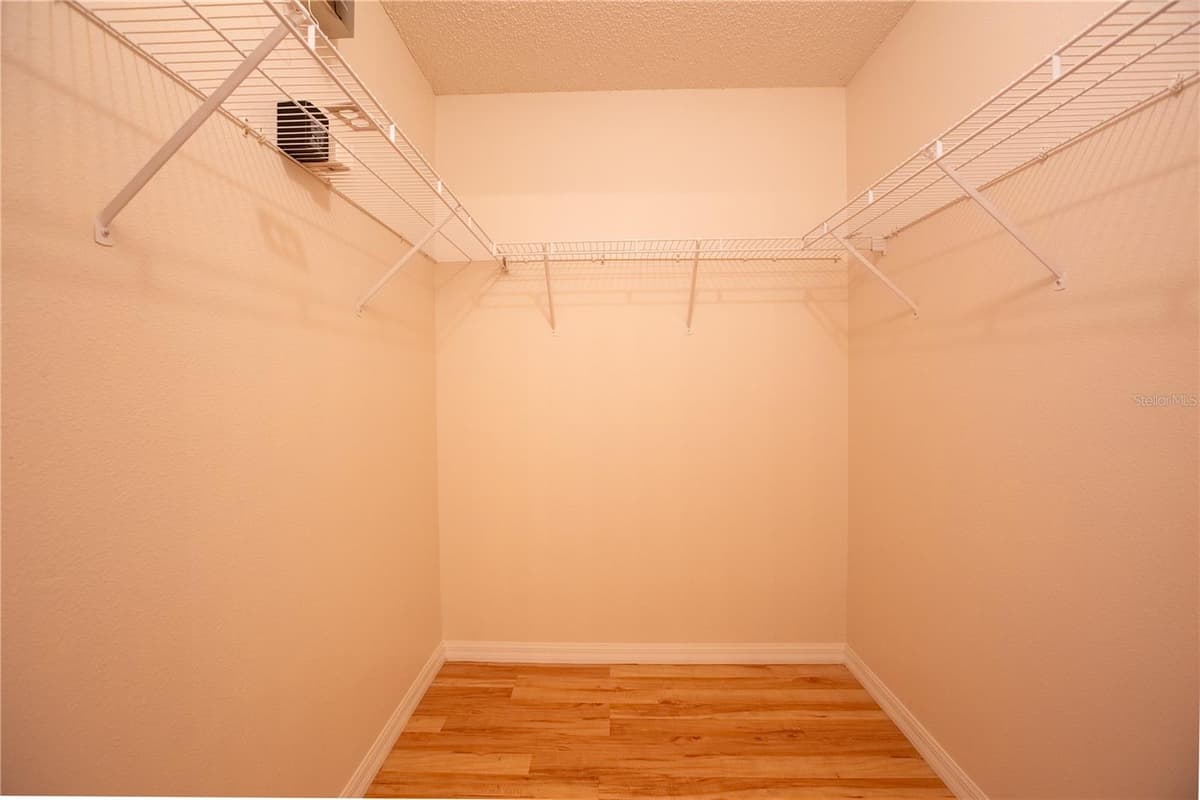 534 TIMBER RUN LANE — photo 11 of 21
