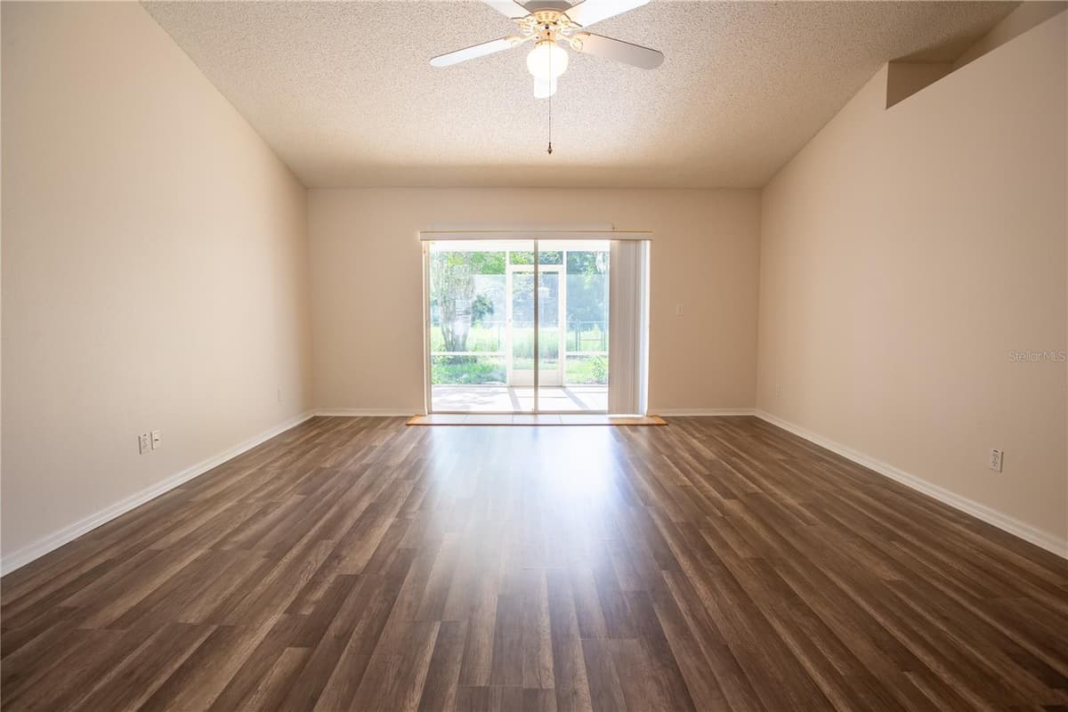534 TIMBER RUN LANE — photo 8 of 21