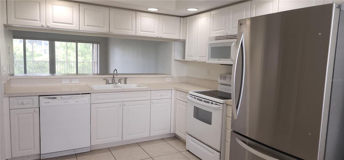 960 STARKEY ROAD — photo 4 of 17