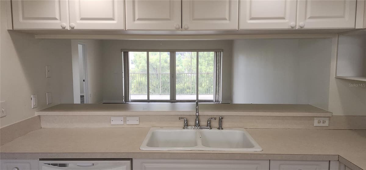 960 STARKEY ROAD — photo 7 of 17