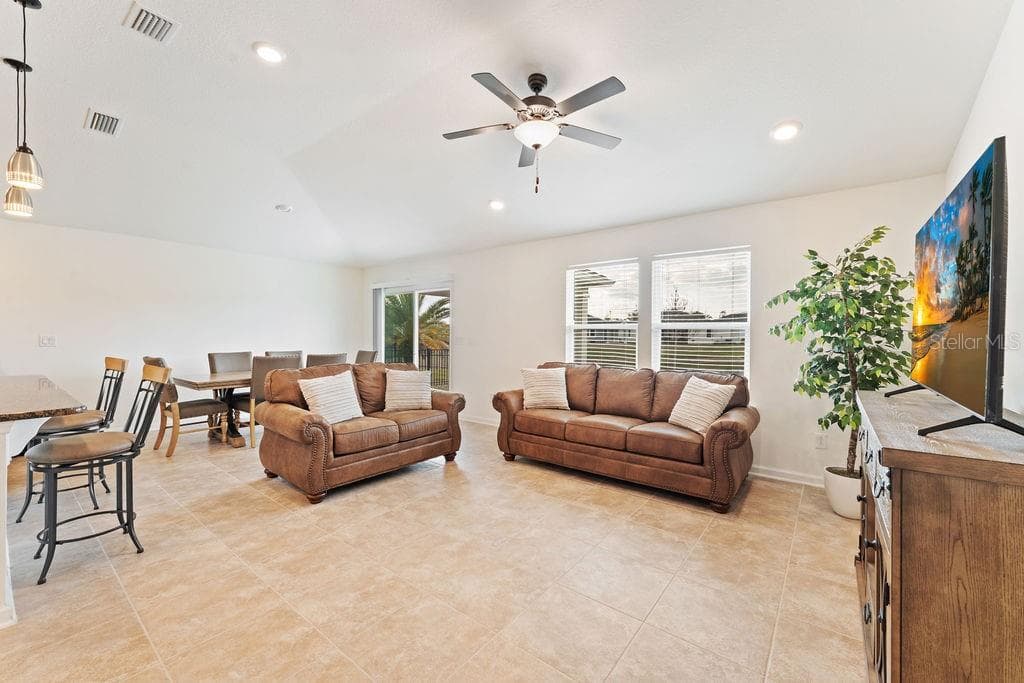 45 LAS CASITAS BOULEVARD — photo 6 of 40