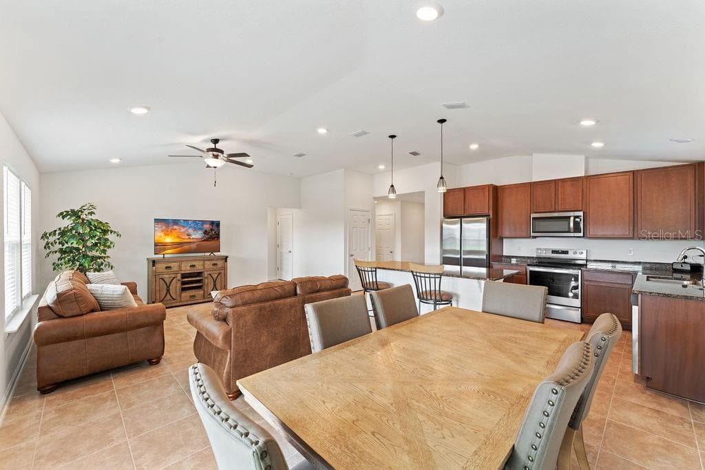 45 LAS CASITAS BOULEVARD — photo 14 of 40