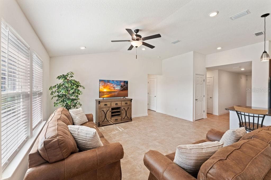 45 LAS CASITAS BOULEVARD — photo 11 of 40