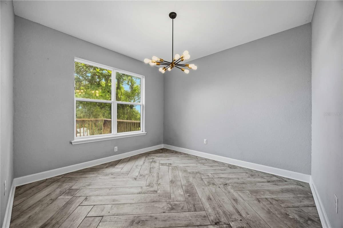 1027 CAMPBELL AVENUE — photo 7 of 30