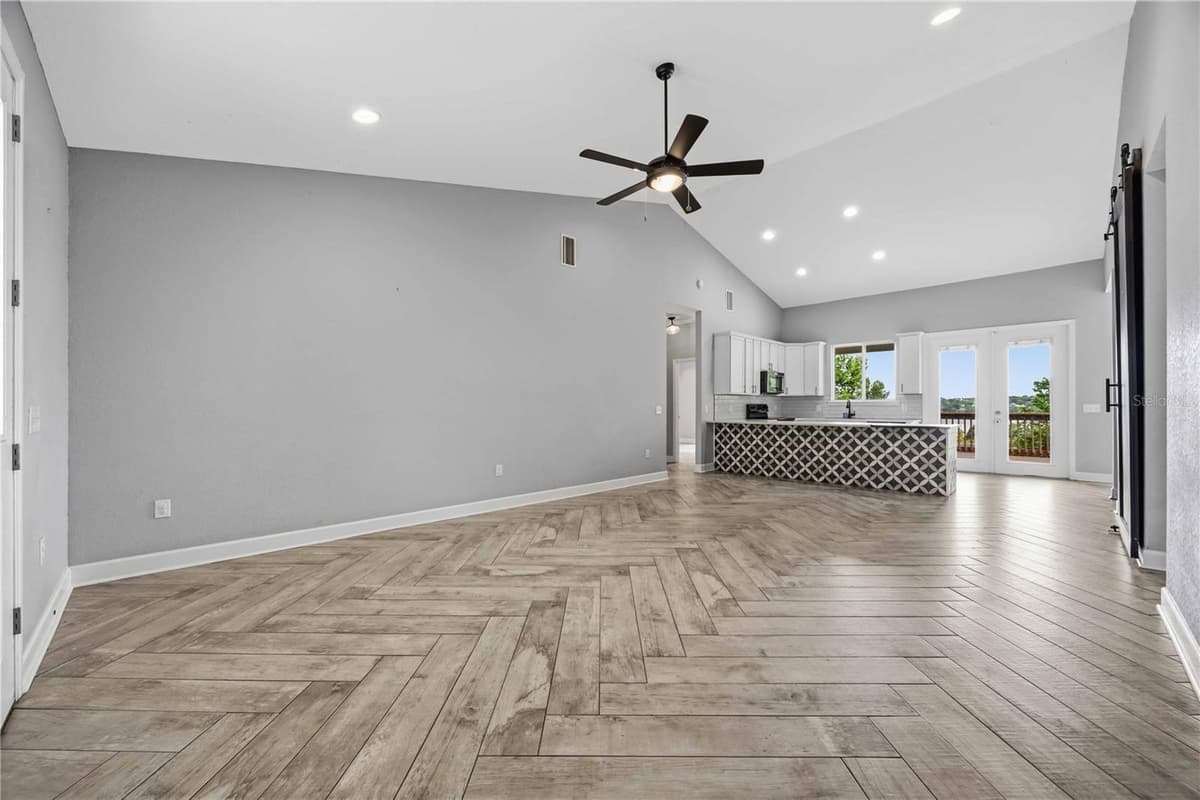 1027 CAMPBELL AVENUE — photo 5 of 30